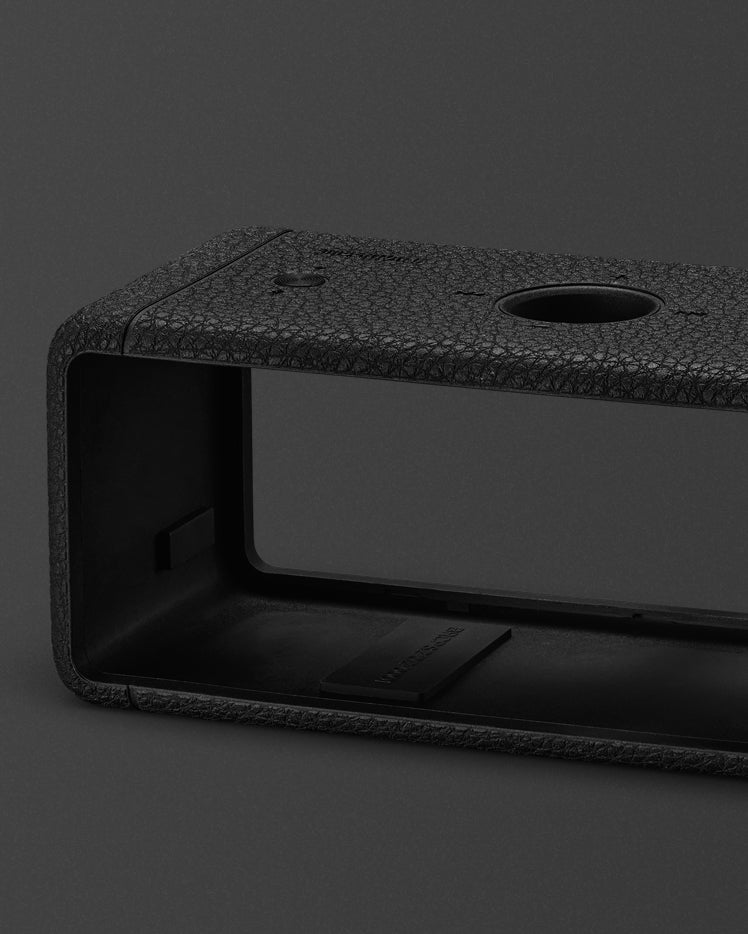 EMBERTON II BLACK SLEEVE