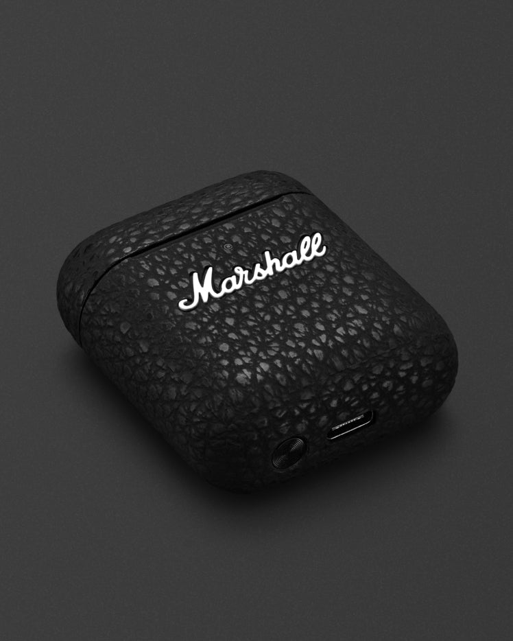 MINOR III BLACK CHARGING CASE